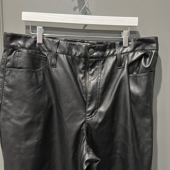 NWT Madewell perfect vintage straight jean: faux leather - Picture 1 of 5